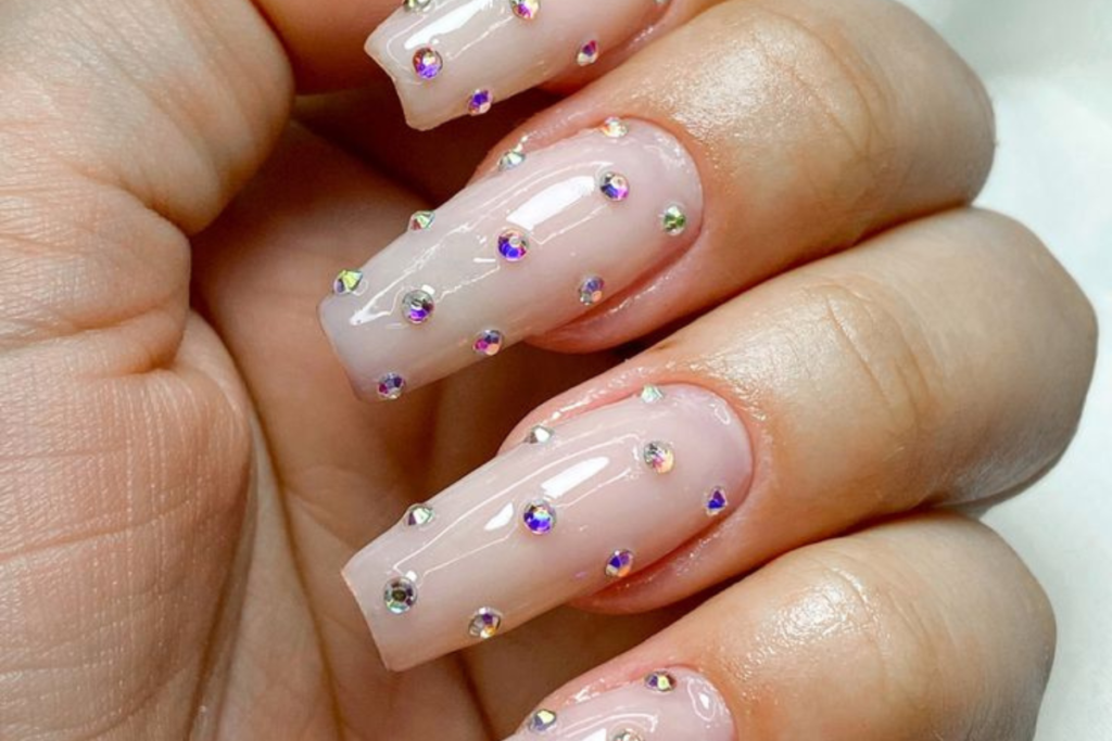 unhas de casamento com strass