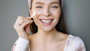 como reduzir manchas no rosto